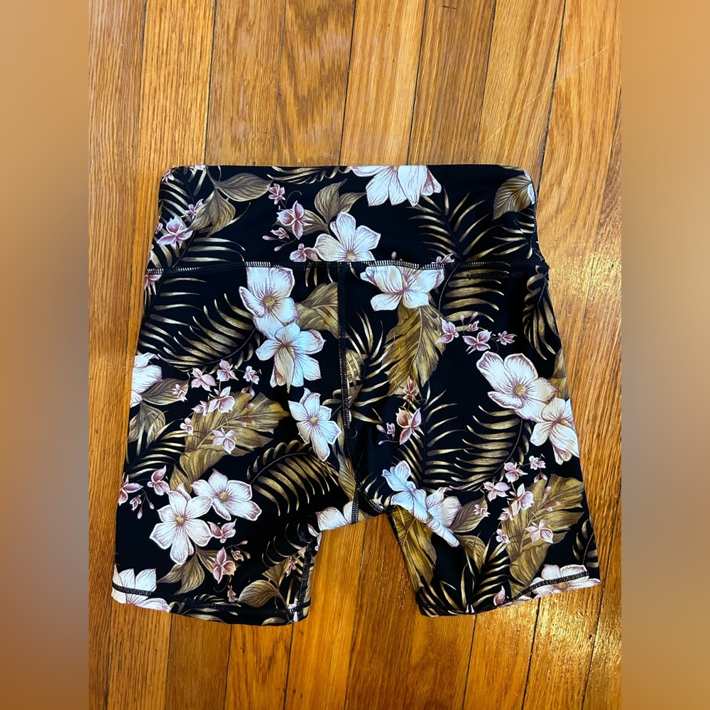 Rip Curl Women's Playa Bella Shorts - Like new! - Picture 4 of 8